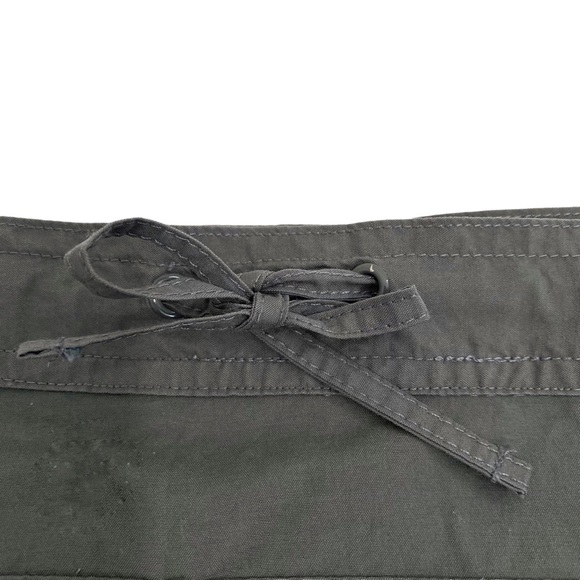 Route 66 Green Adjustable Tie Waist Skirt With Kangaroo Pocket, Size 12 - Picture 4 of 9